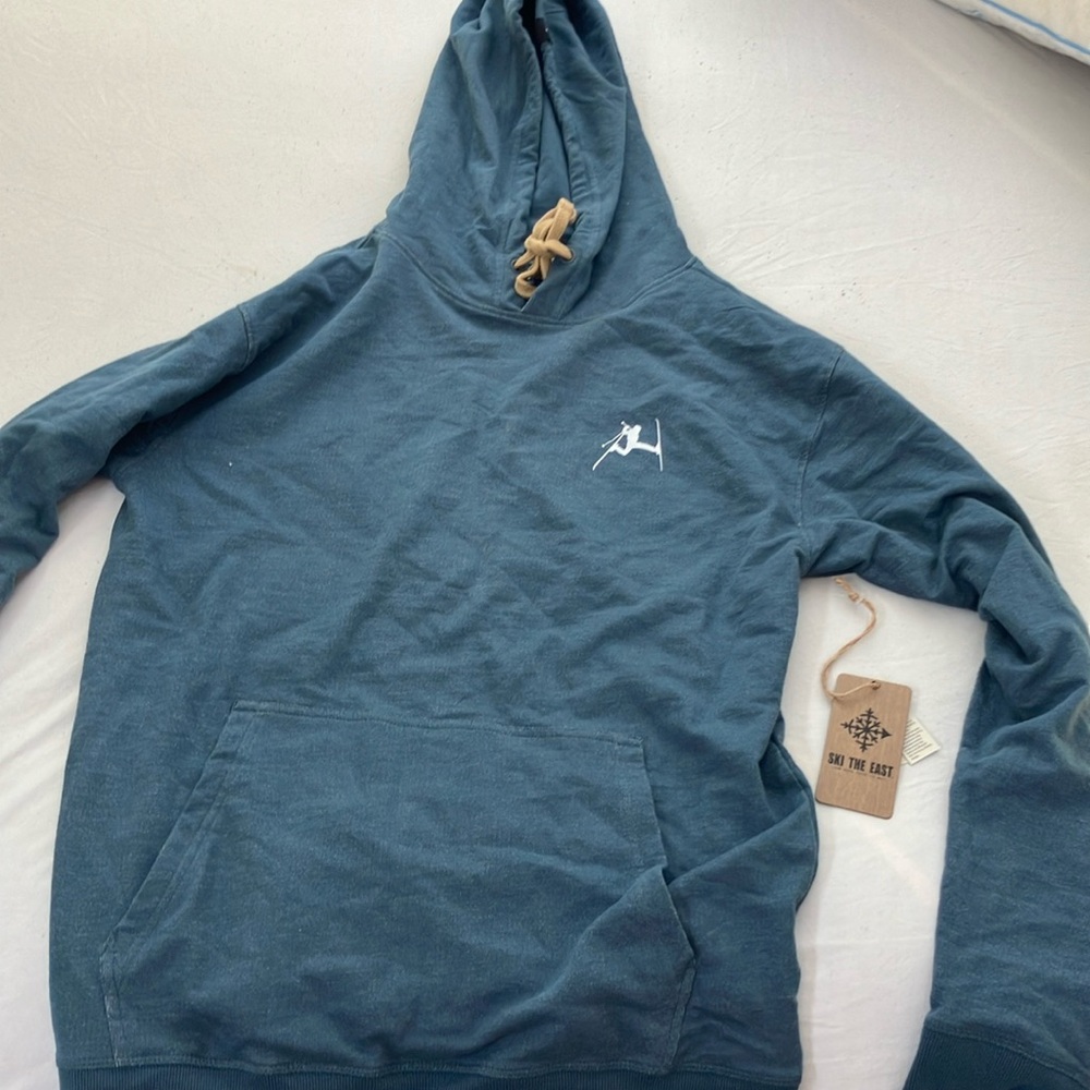 Blue lightweight ski the east Hoodie men’s medium